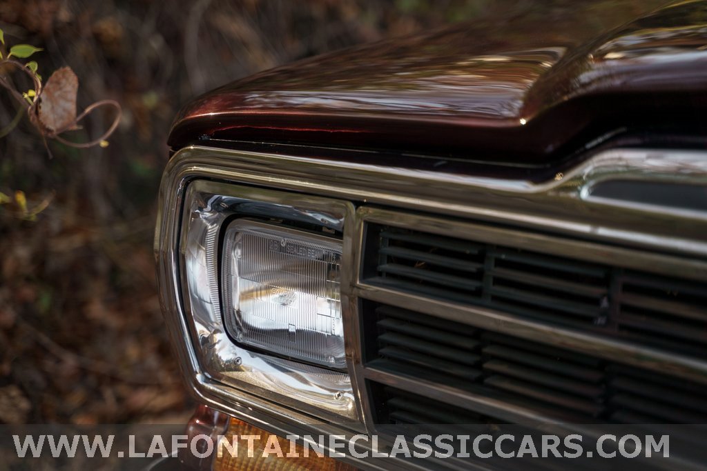 Used 1991 Jeep Grand Wagoneer Base image 20