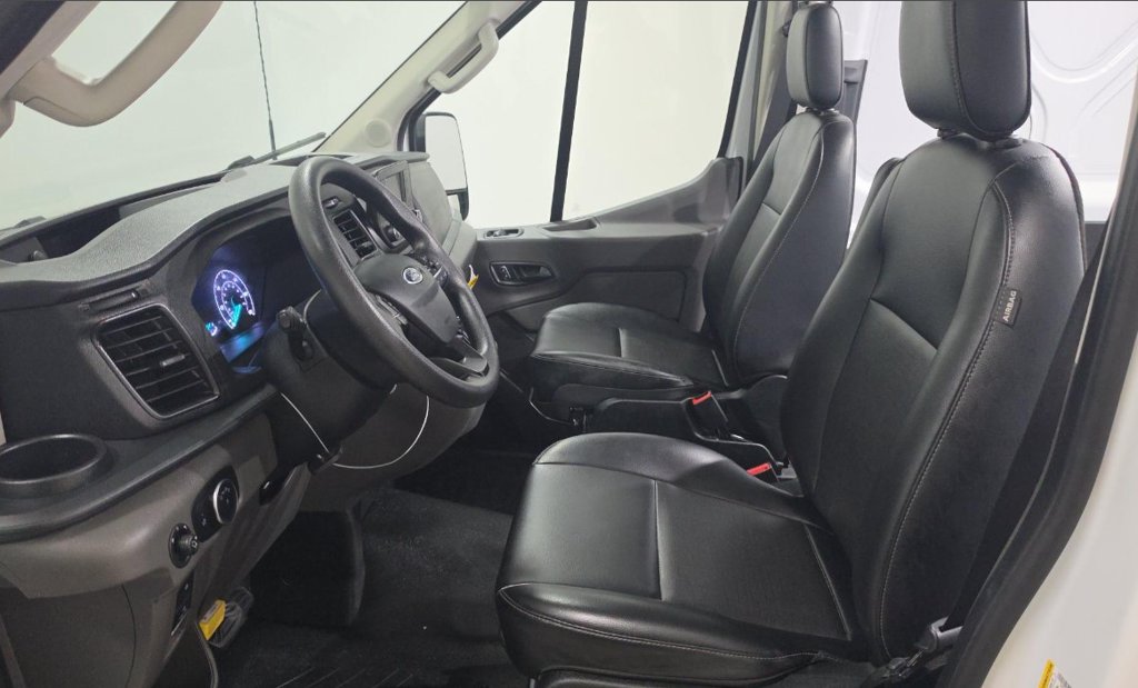 Used 2025 Ford Transit 250 148 Medium Roof RWD image 4