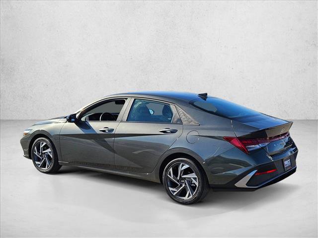 Used 2025 Hyundai Elantra SEL image 7