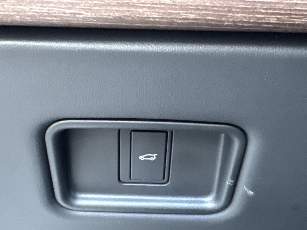 Certified 2025 Land Rover Range Rover SE AWD/4WD image 30