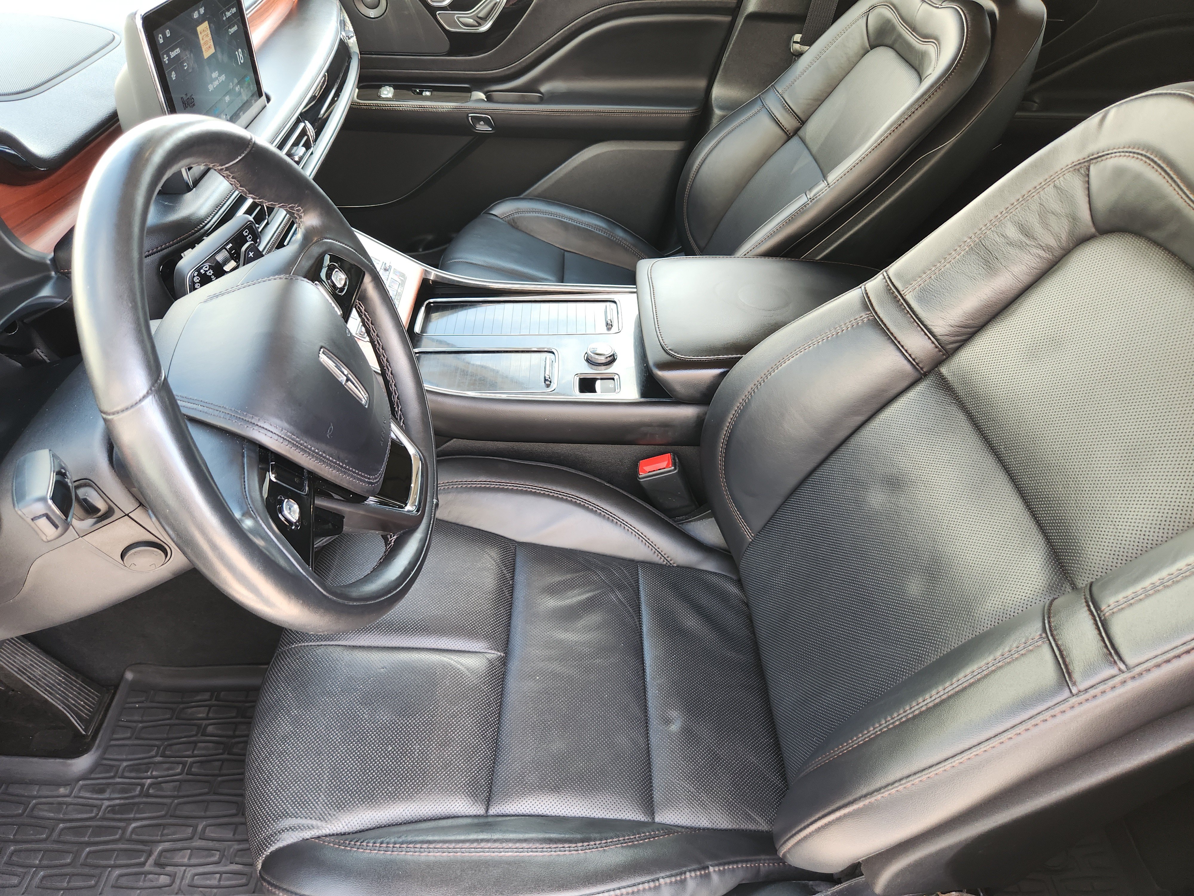 Used 2023 Lincoln Aviator Reserve w/ Equipment Group 201A RWD image 14