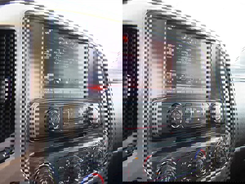 Used 2015 GMC Sierra 2500 Denali w/ Duramax Plus Package image 18