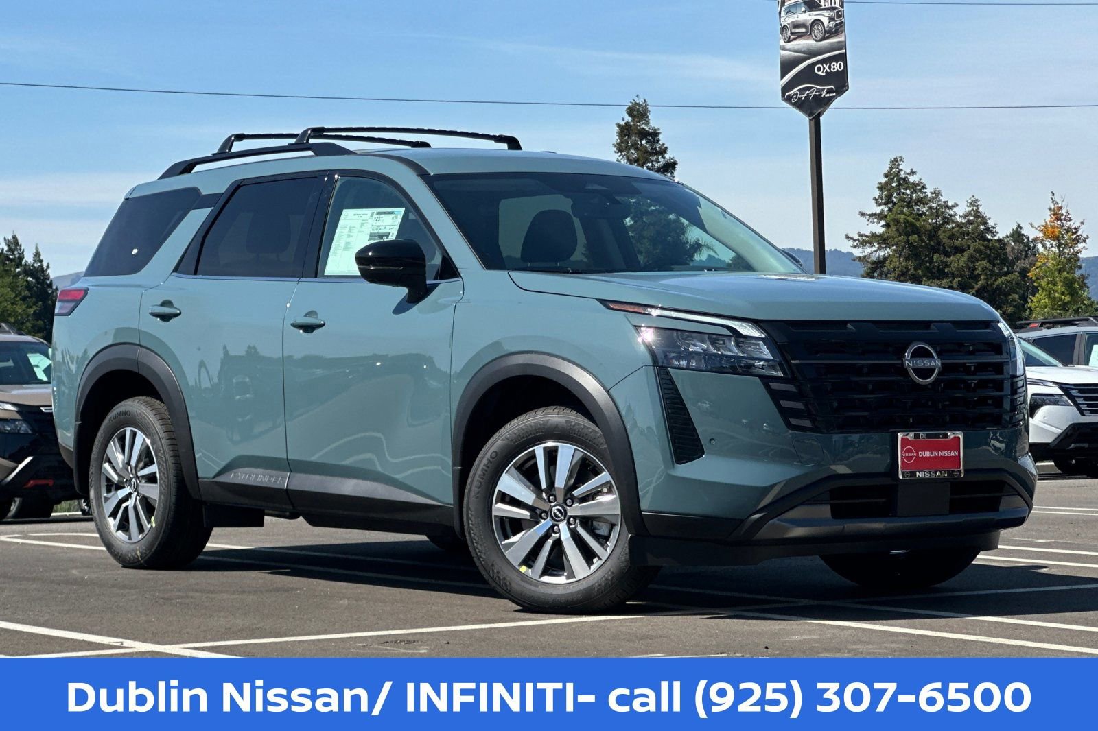 New 2026 Nissan Pathfinder SL FWD image 2