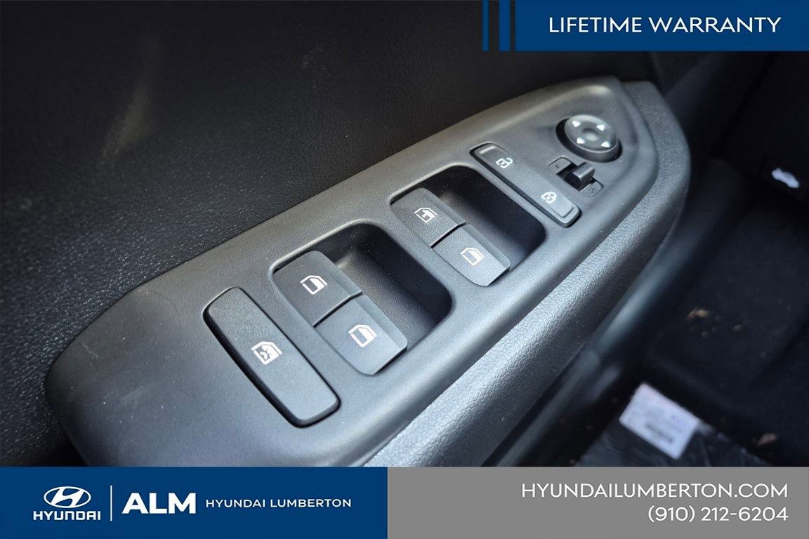 New 2026 Hyundai Venue SE FWD image 30
