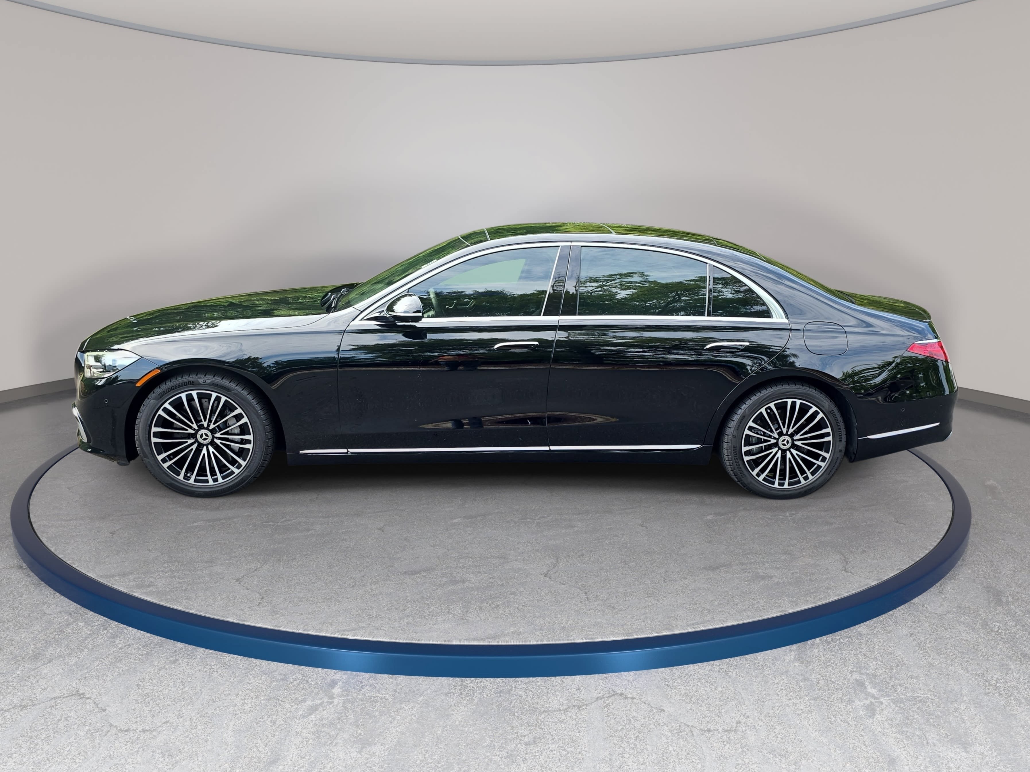Used 2025 Mercedes-Benz S 580e 4MATIC Sedan image 8