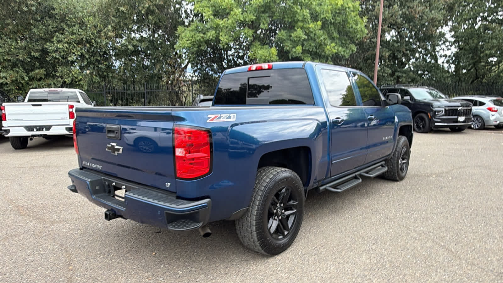 Used 2017 Chevrolet Silverado 1500 LT w/ All Star Edition AWD/4WD image 5