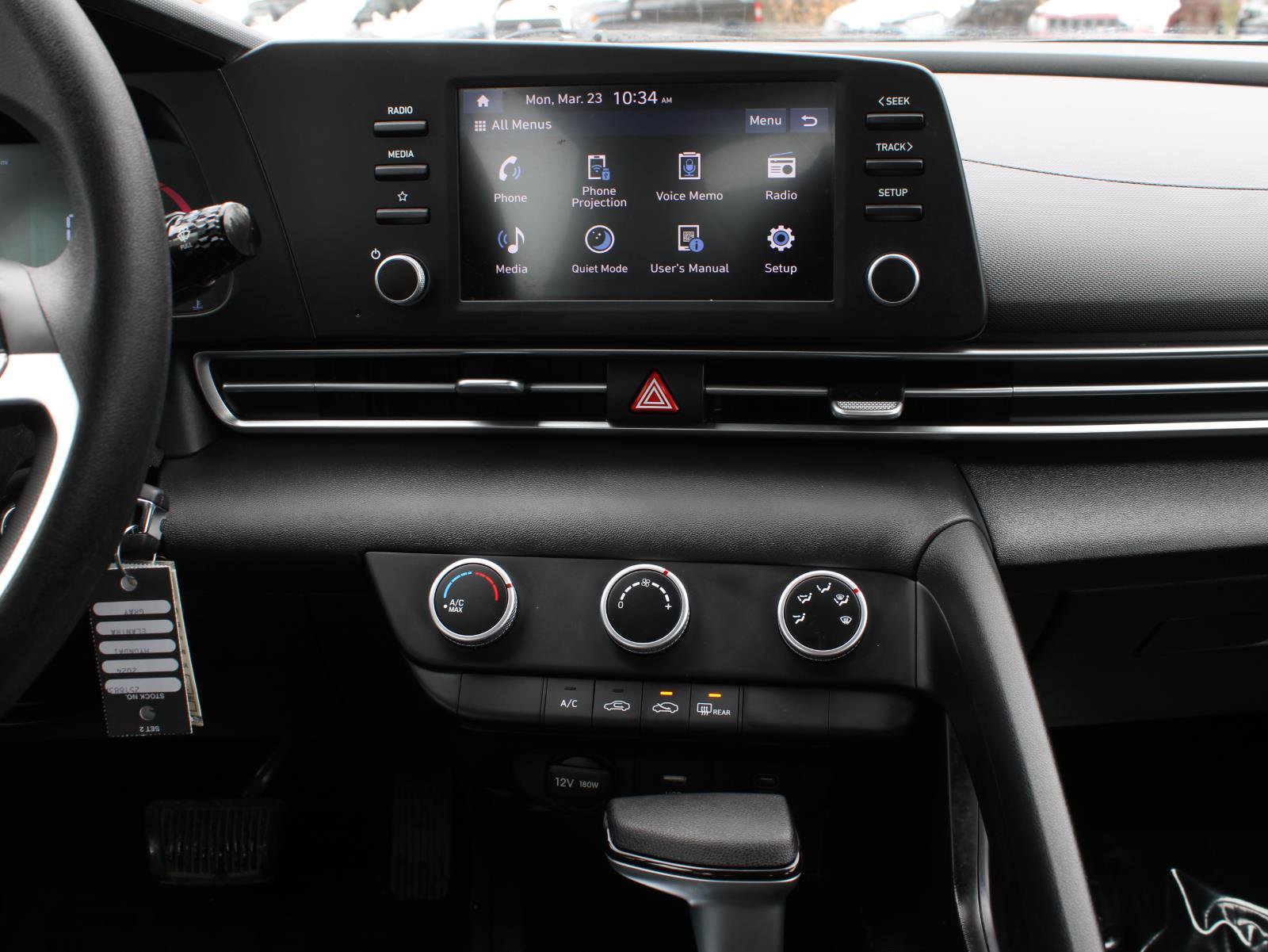 Used 2024 Hyundai Elantra SE image 13