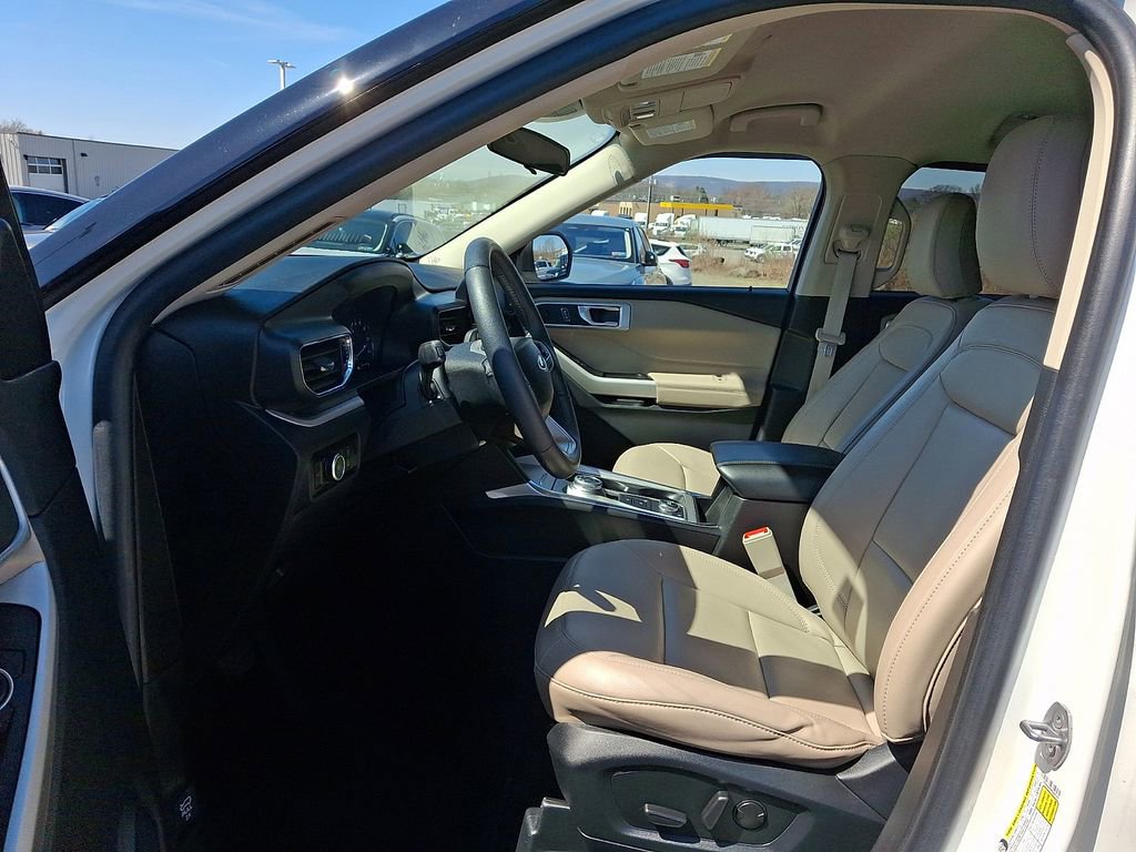 Certified 2023 Ford Explorer XLT w/ Equipment Group 202A image 14