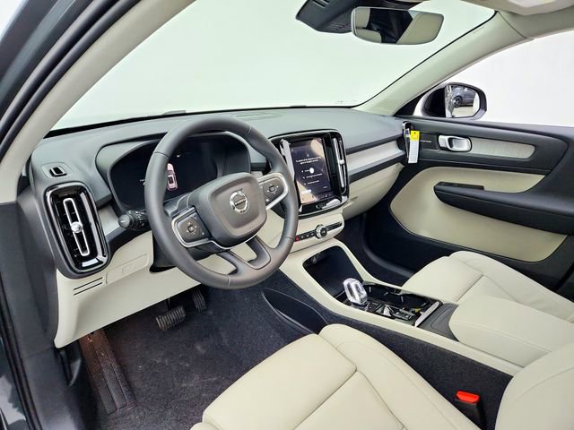 New 2026 Volvo XC40 B5 Ultra w/ Climate Package image 16