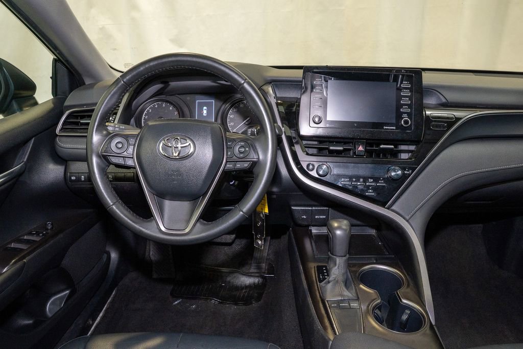 Used 2024 Toyota Camry SE image 6