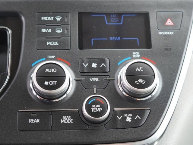 Used 2018 Toyota Sienna XLE w/ XLE Navigation Package image 29