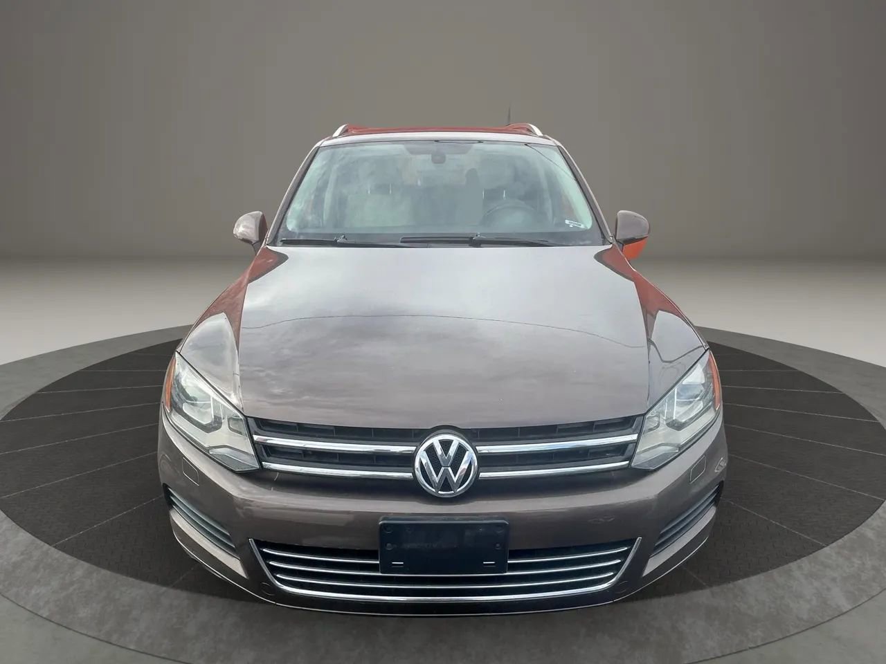 Used 2013 Volkswagen Touareg TDI image 30