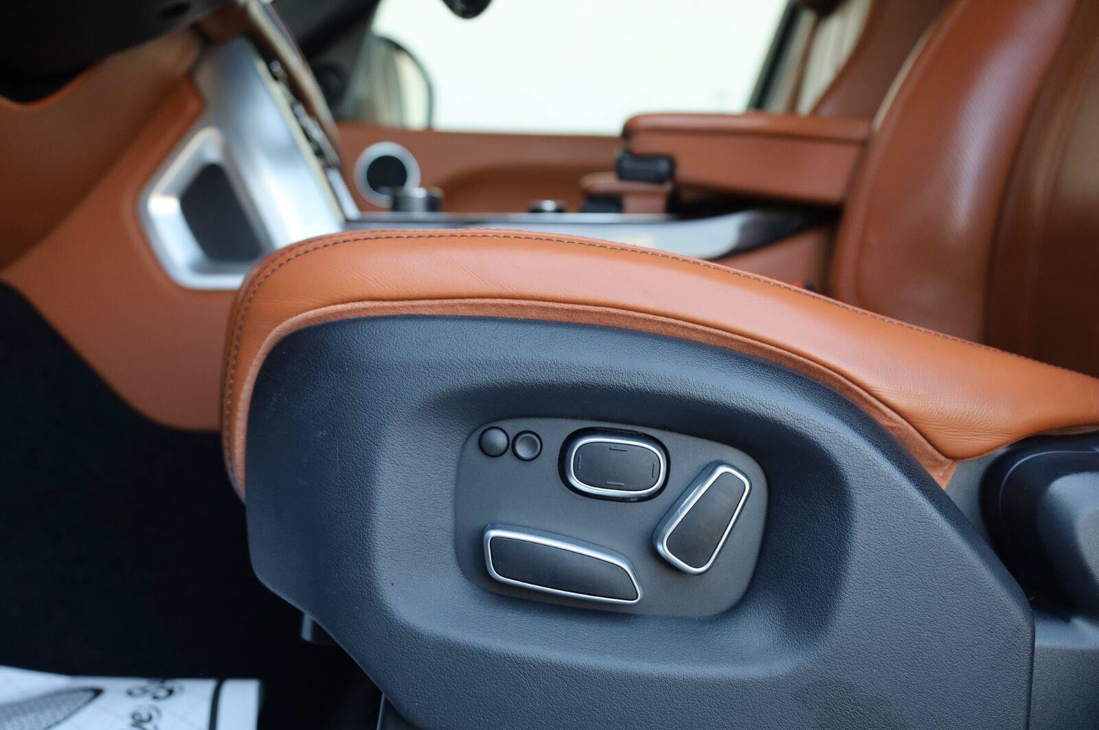 Used 2014 Land Rover Range Rover Autobiography AWD/4WD image 16