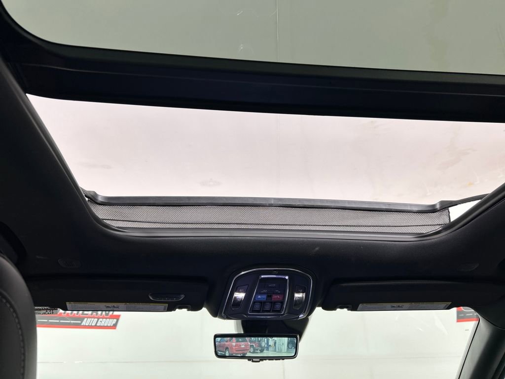 Used 2024 Jeep Grand Cherokee Limited w/ Luxury Tech Group II image 21