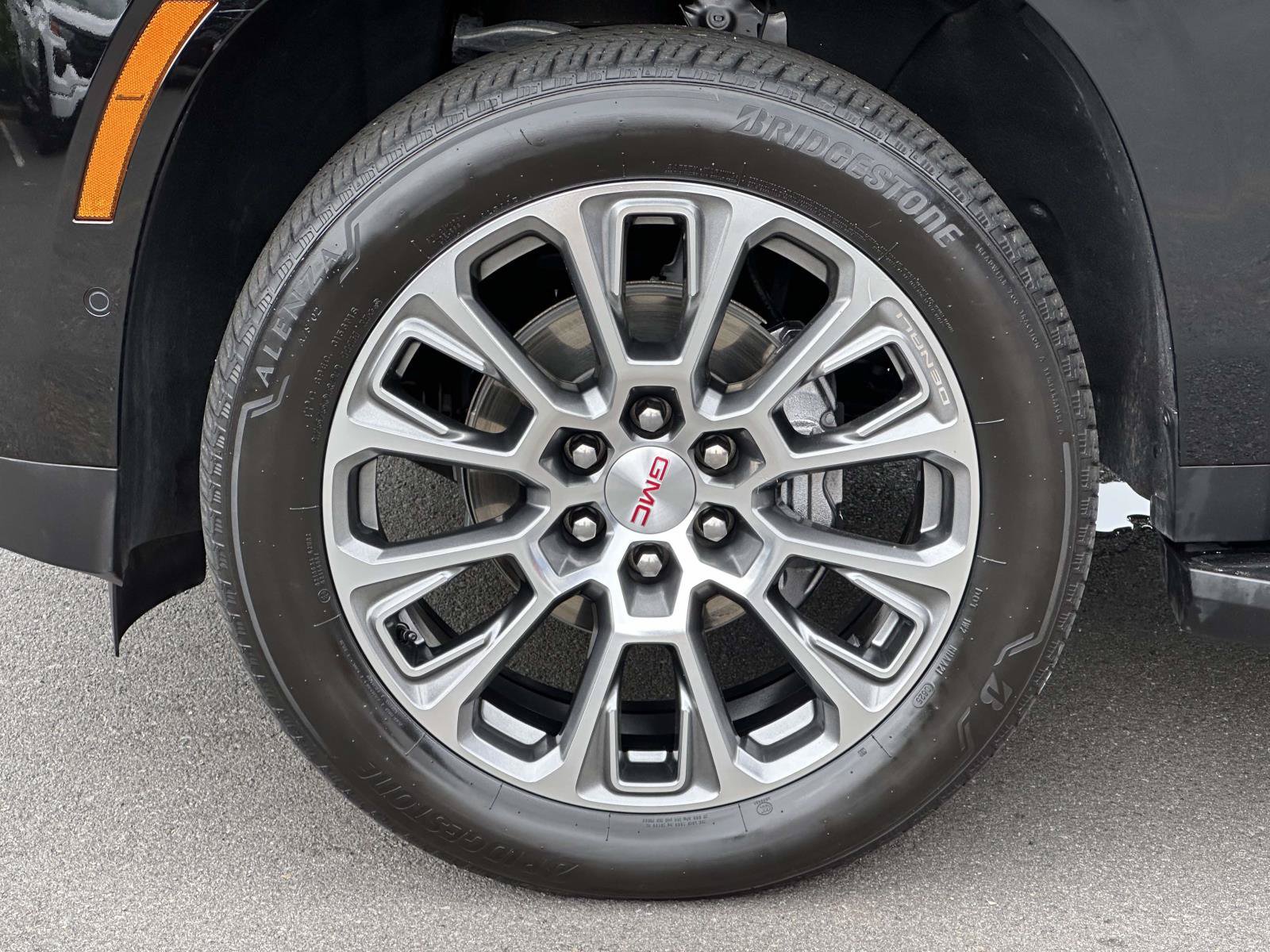 Used 2025 GMC Yukon XL Denali AWD/4WD image 7