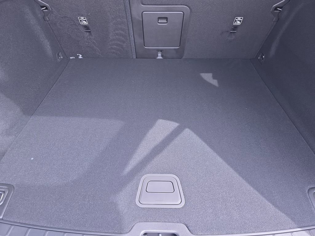 New 2026 Volvo XC60 B5 Core w/ Climate Package image 12