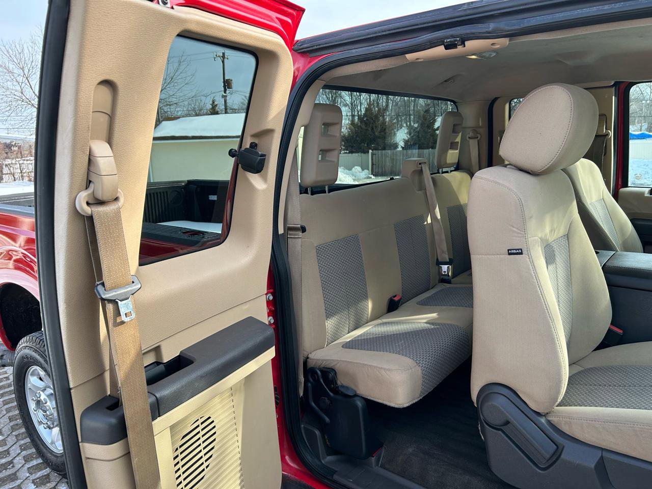 Used 2015 Ford F350 XLT w/ Camper Package image 16