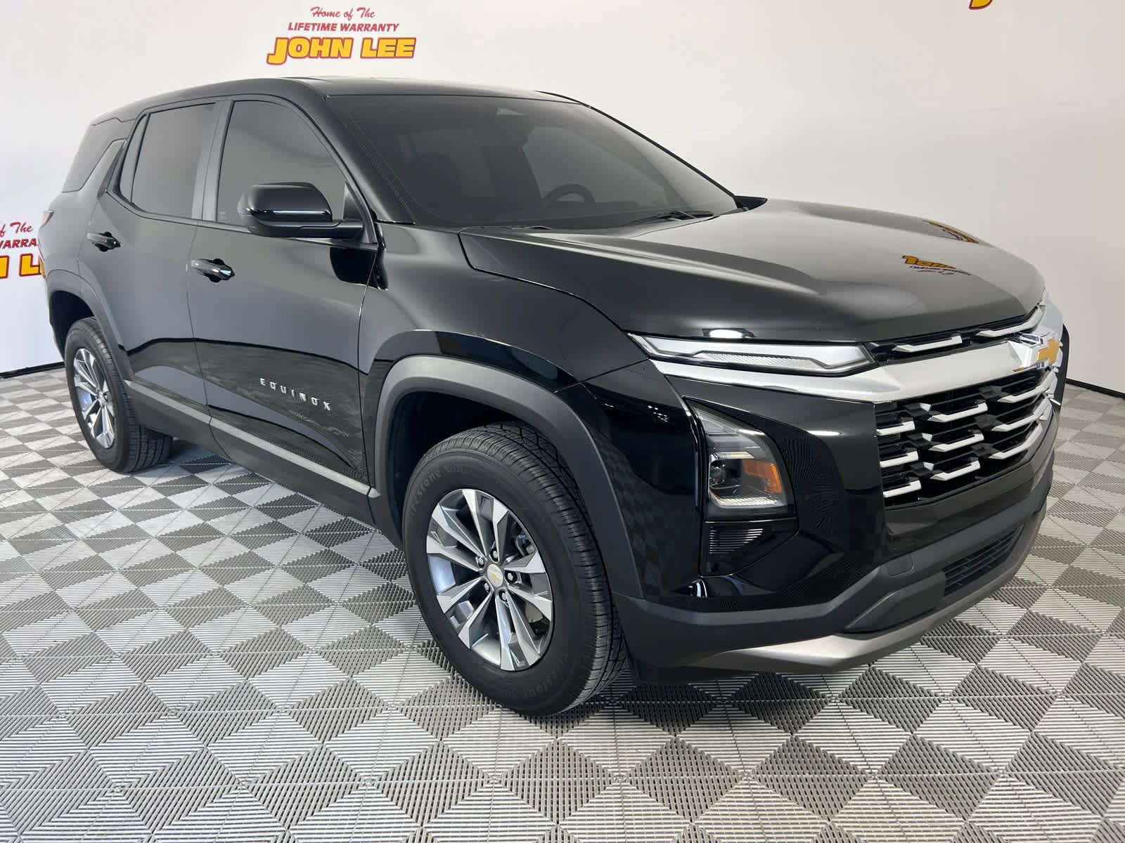Used 2025 Chevrolet Equinox LT FWD image 9