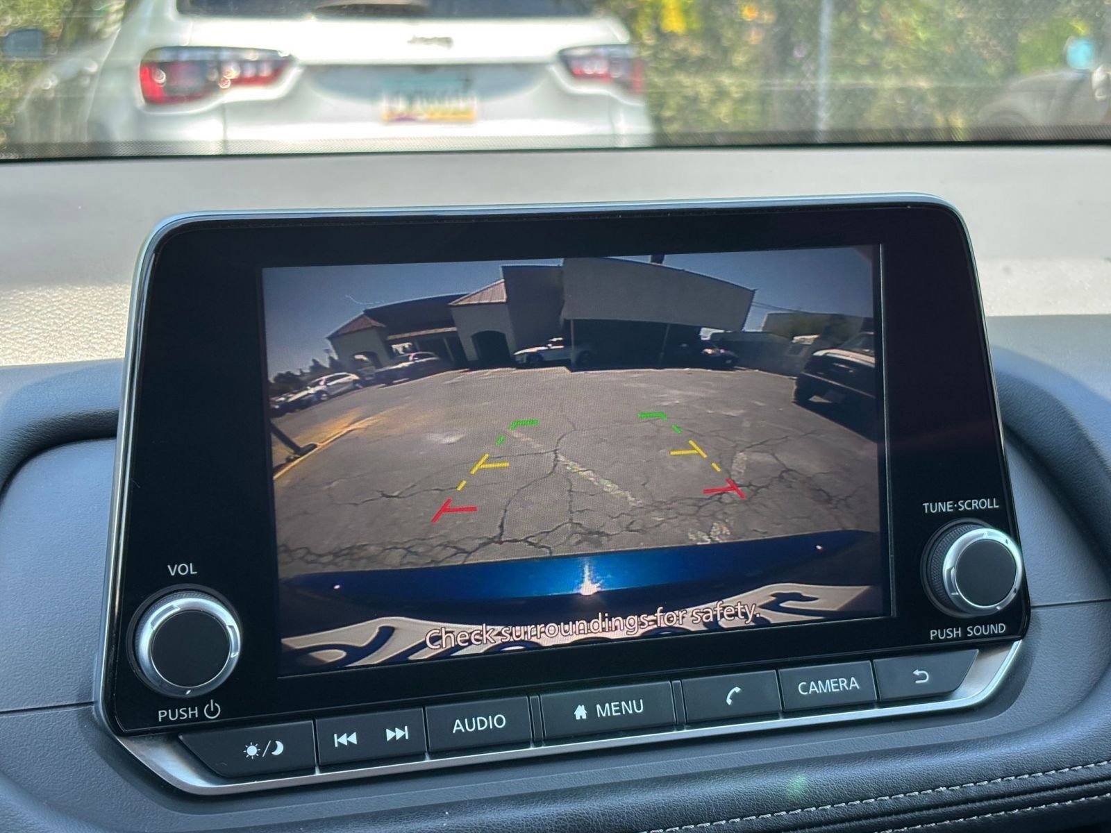 Used 2025 Nissan Rogue SV FWD image 25