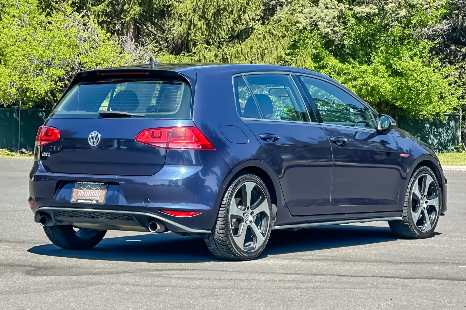 Used 2015 Volkswagen GTI SE FWD image 4