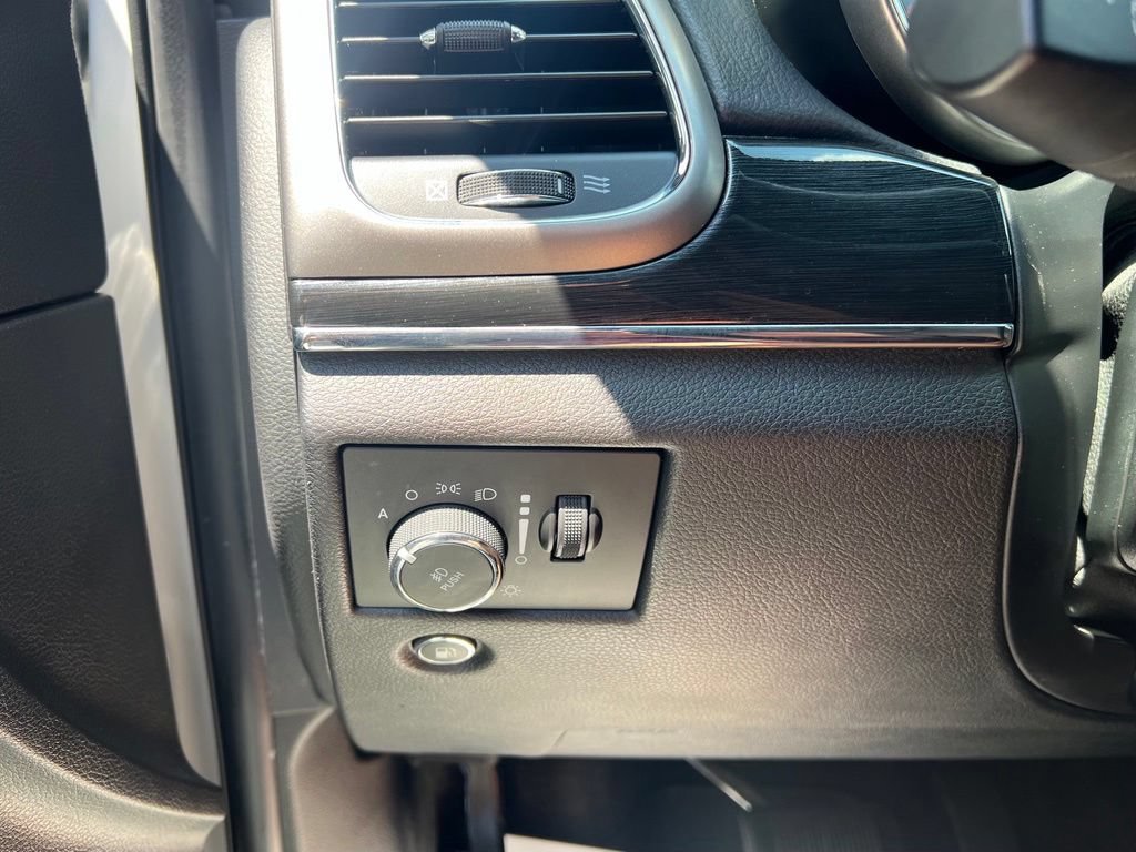 Used 2018 Jeep Grand Cherokee Trailhawk AWD/4WD image 24