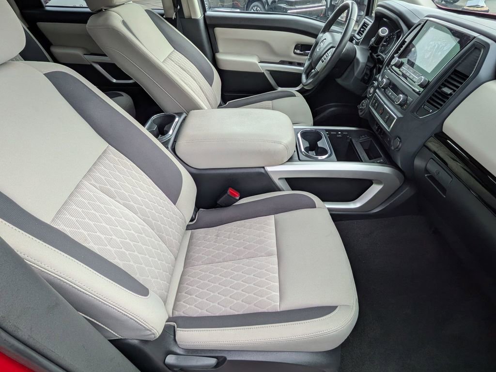 Used 2024 Nissan Titan SV w/ SV Convenience Package image 20