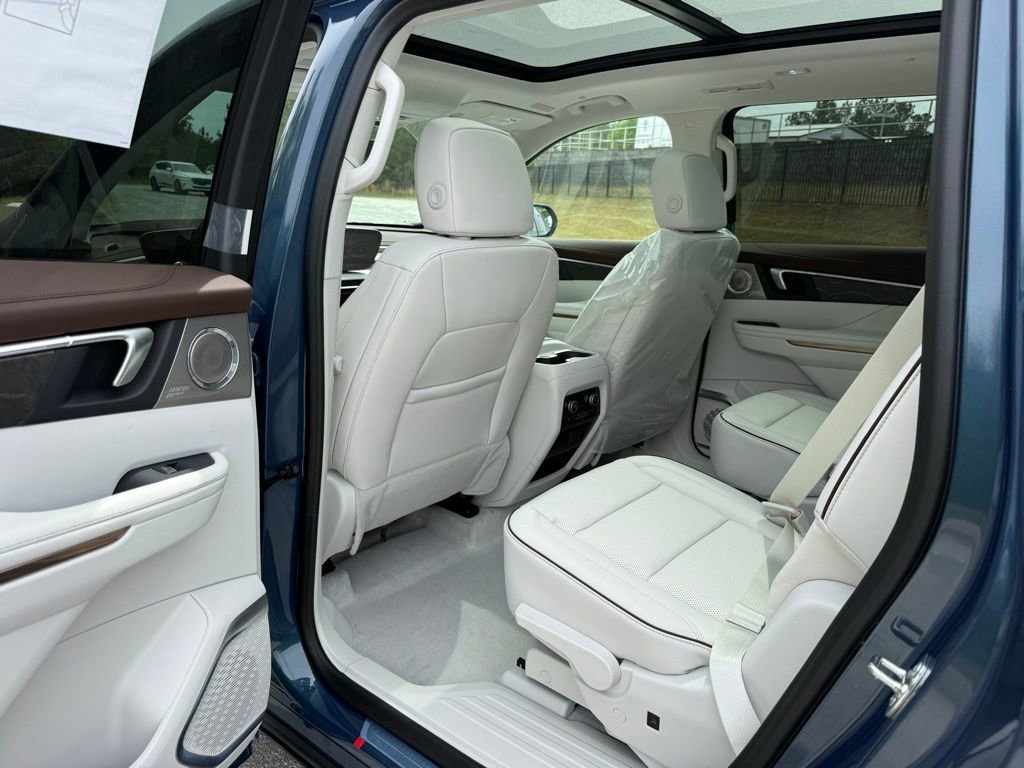 New 2026 Buick Enclave Avenir image 21