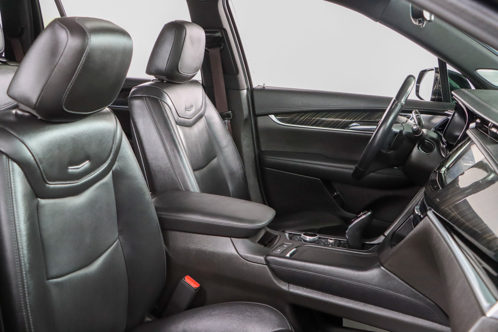 Used 2023 Cadillac XT6 Premium Luxury w/ Technology Package FWD image 30