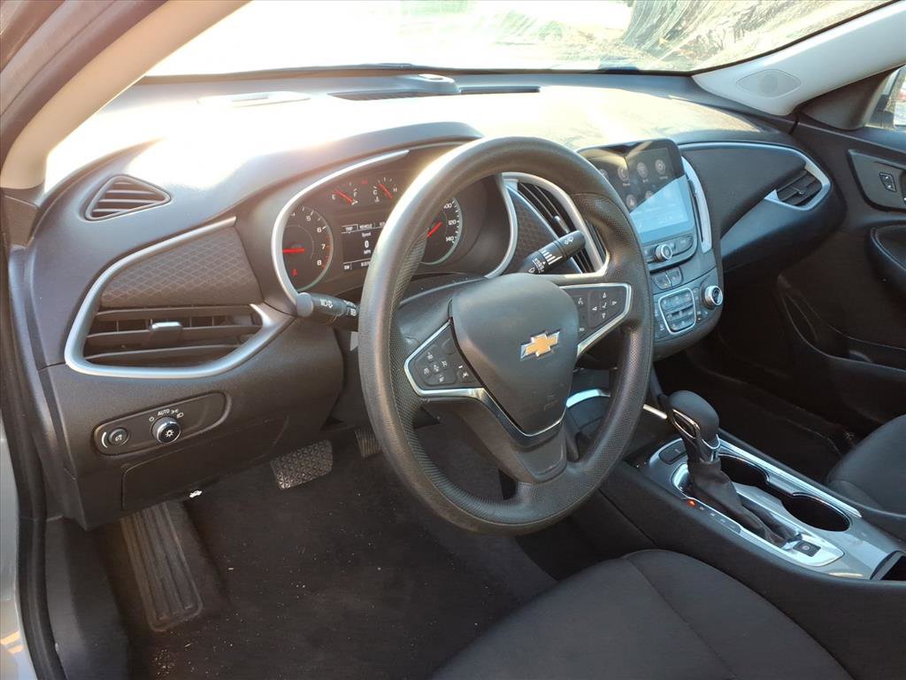 Used 2023 Chevrolet Malibu LT image 9