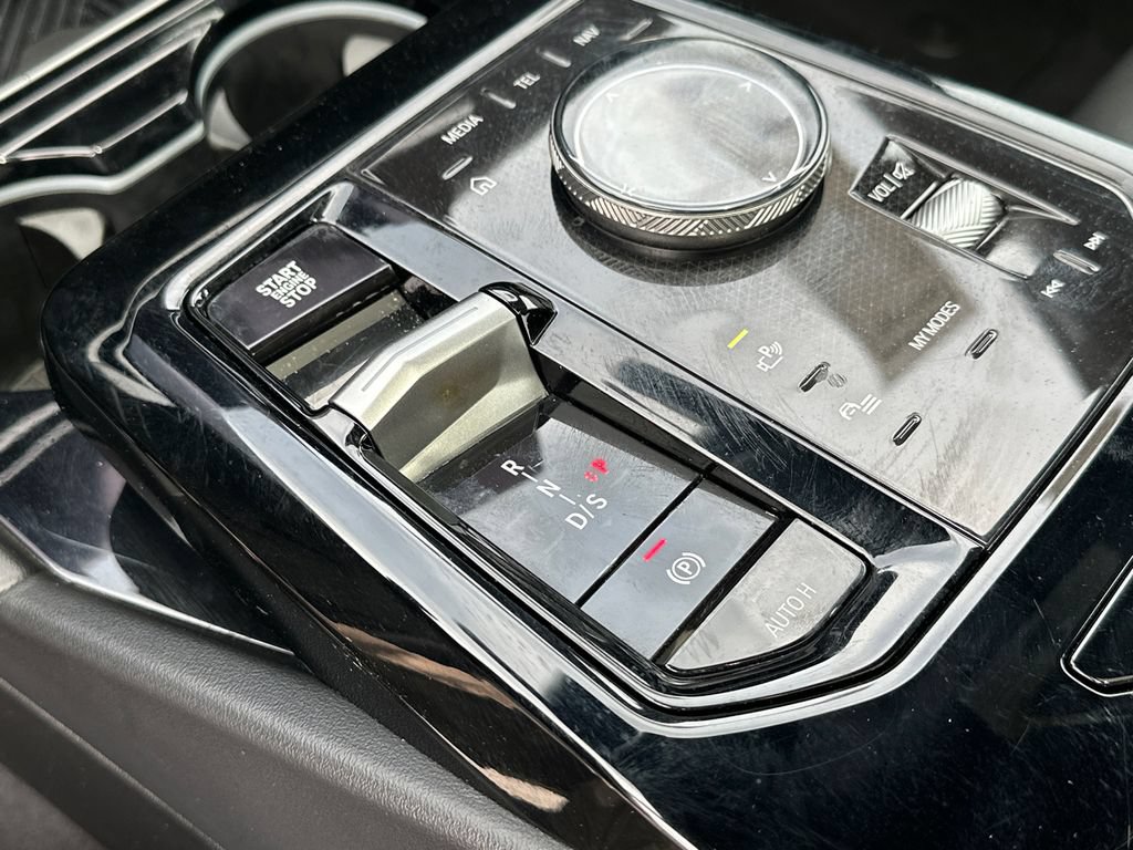 Used 2025 BMW 530i RWD image 33