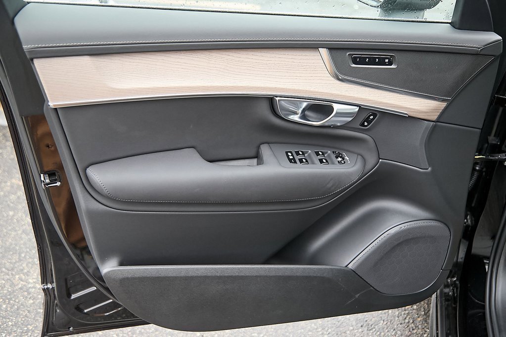 New 2025 Volvo XC90 B6 Core w/ Protection Package Premier image 10