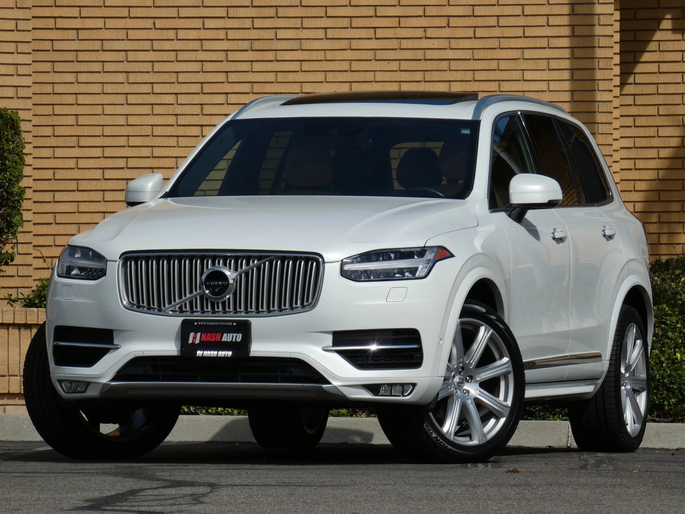 Used 2017 Volvo XC90 T6 Inscription w/ Vision Package image 15