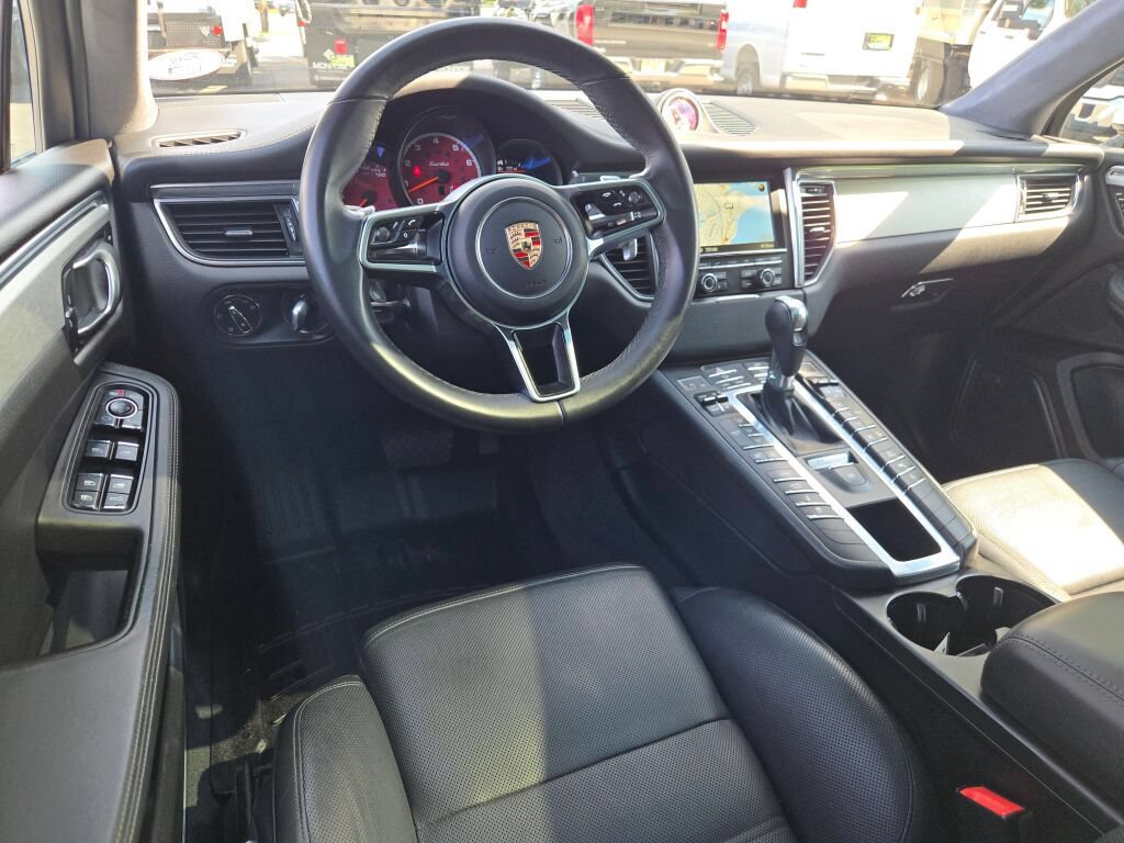 Used 2015 Porsche Macan Turbo AWD/4WD image 16