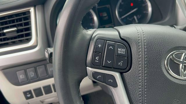 Used 2019 Toyota Highlander XLE AWD/4WD image 23