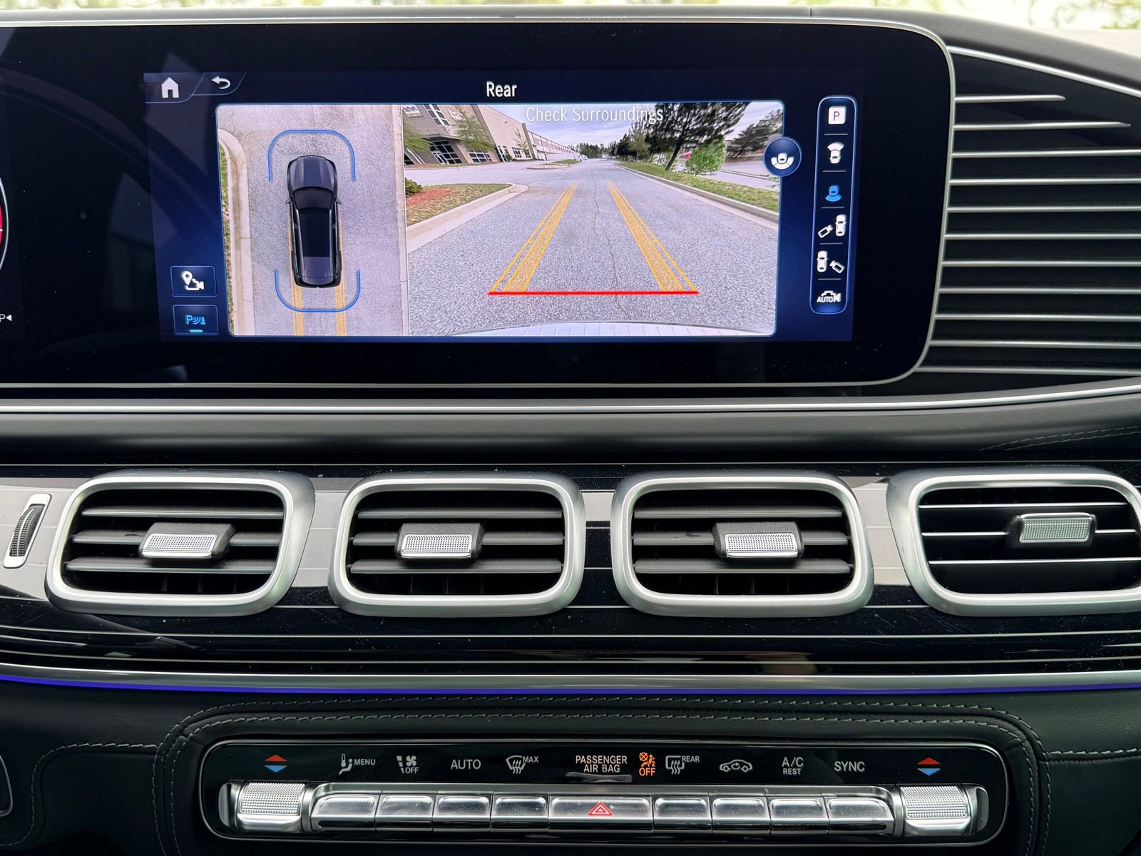 Used 2024 Mercedes-Benz Maybach GLS 600 4MATIC image 32