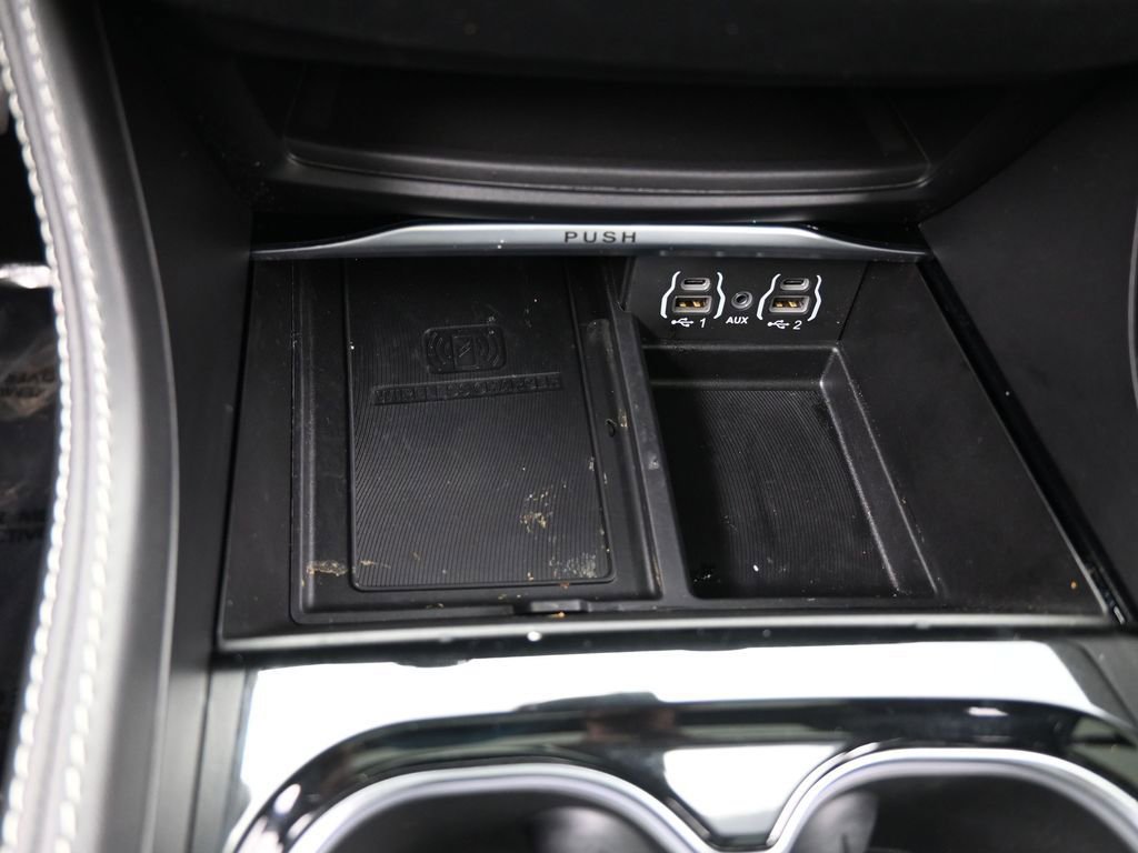 Used 2024 Chrysler Pacifica Limited w/ S Appearance Package image 32