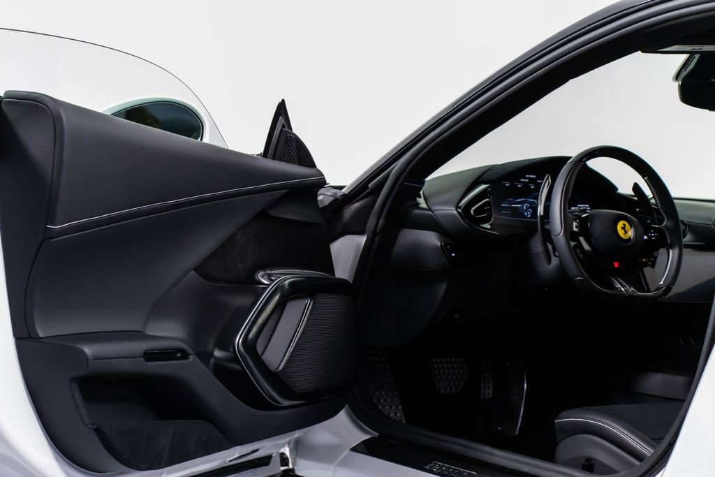 Certified 2025 Ferrari 12Cilindri image 34