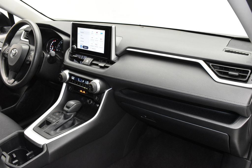 Used 2025 Toyota RAV4 XLE AWD/4WD image 25