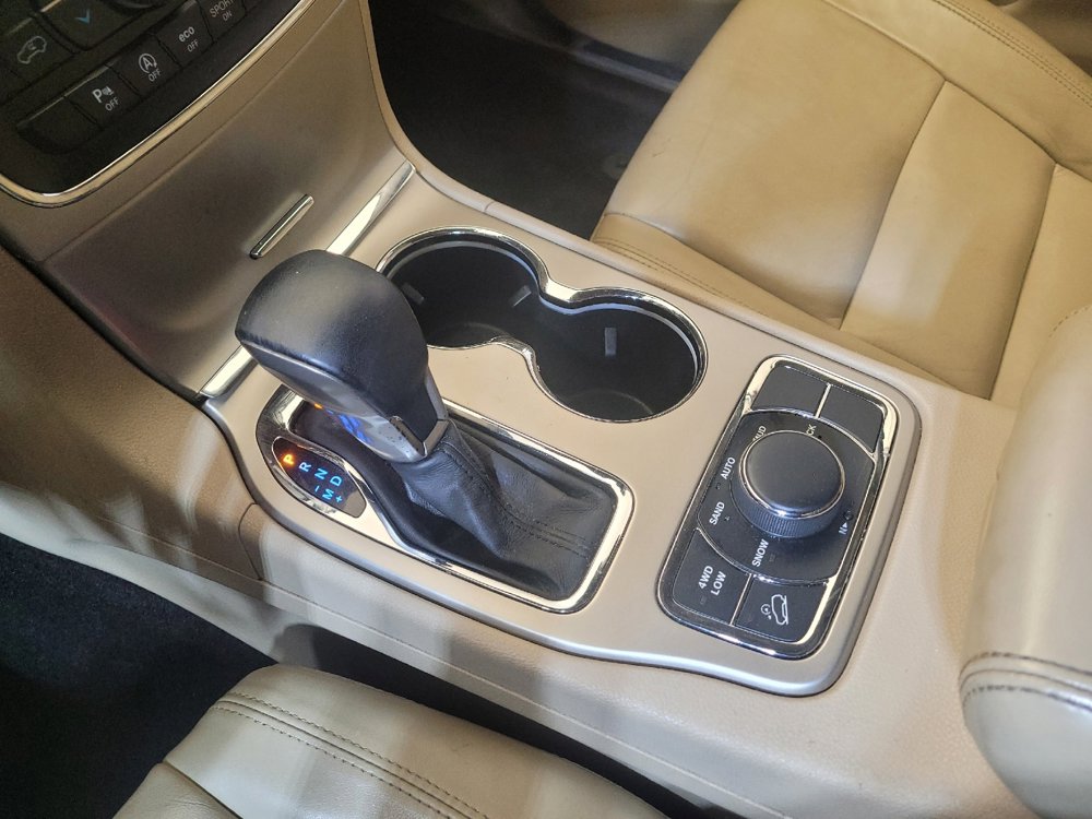 Used 2017 Jeep Grand Cherokee Limited image 26