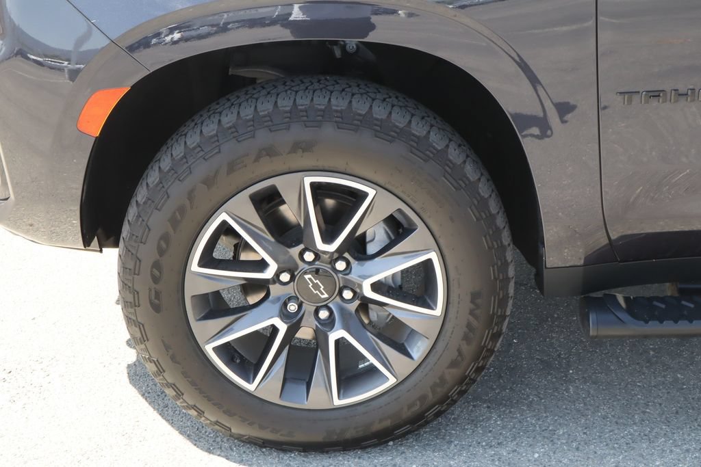 Used 2022 Chevrolet Tahoe Z71 w/ Luxury Package AWD/4WD image 14