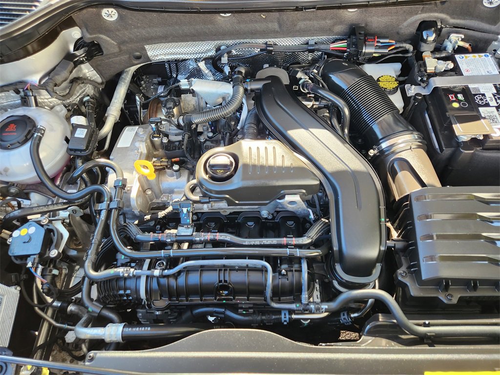 Used 2025 Volkswagen Taos SE image 22