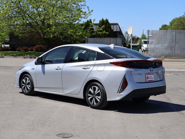 Used 2018 Toyota Prius Prime Premium FWD image 8