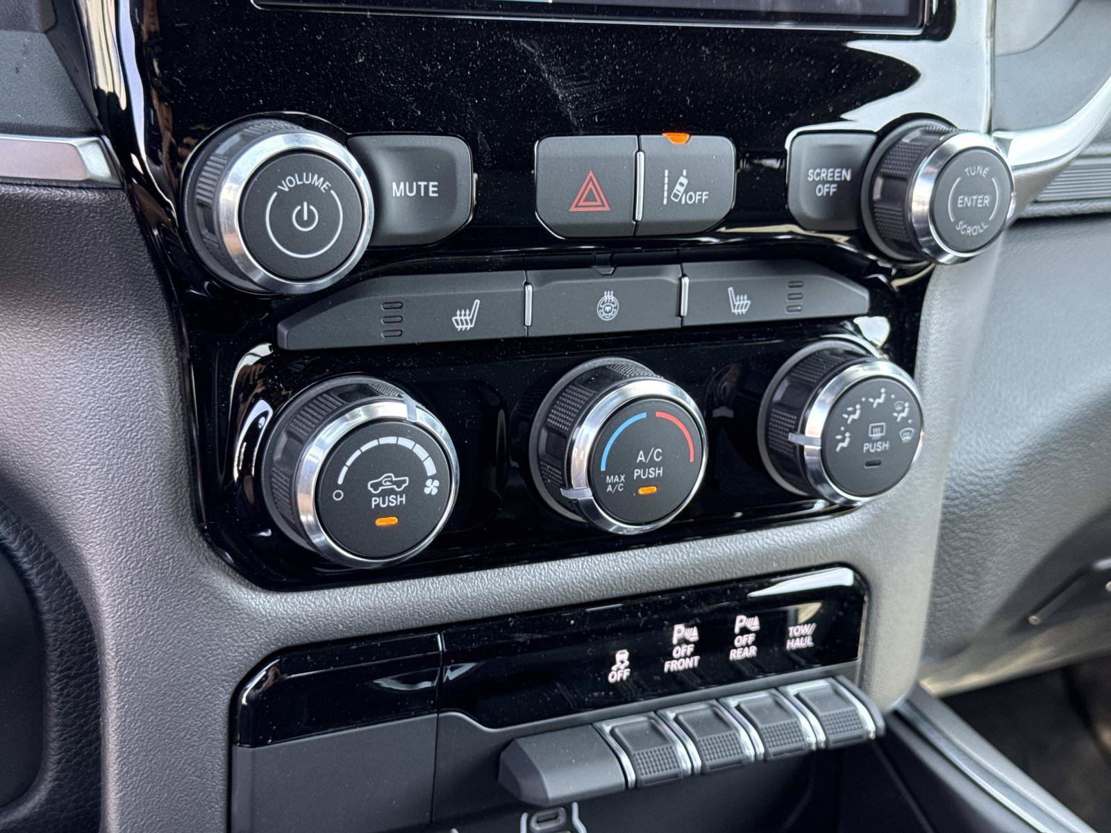 New 2026 RAM 1500 Big Horn w/ Night Edition AWD/4WD image 14