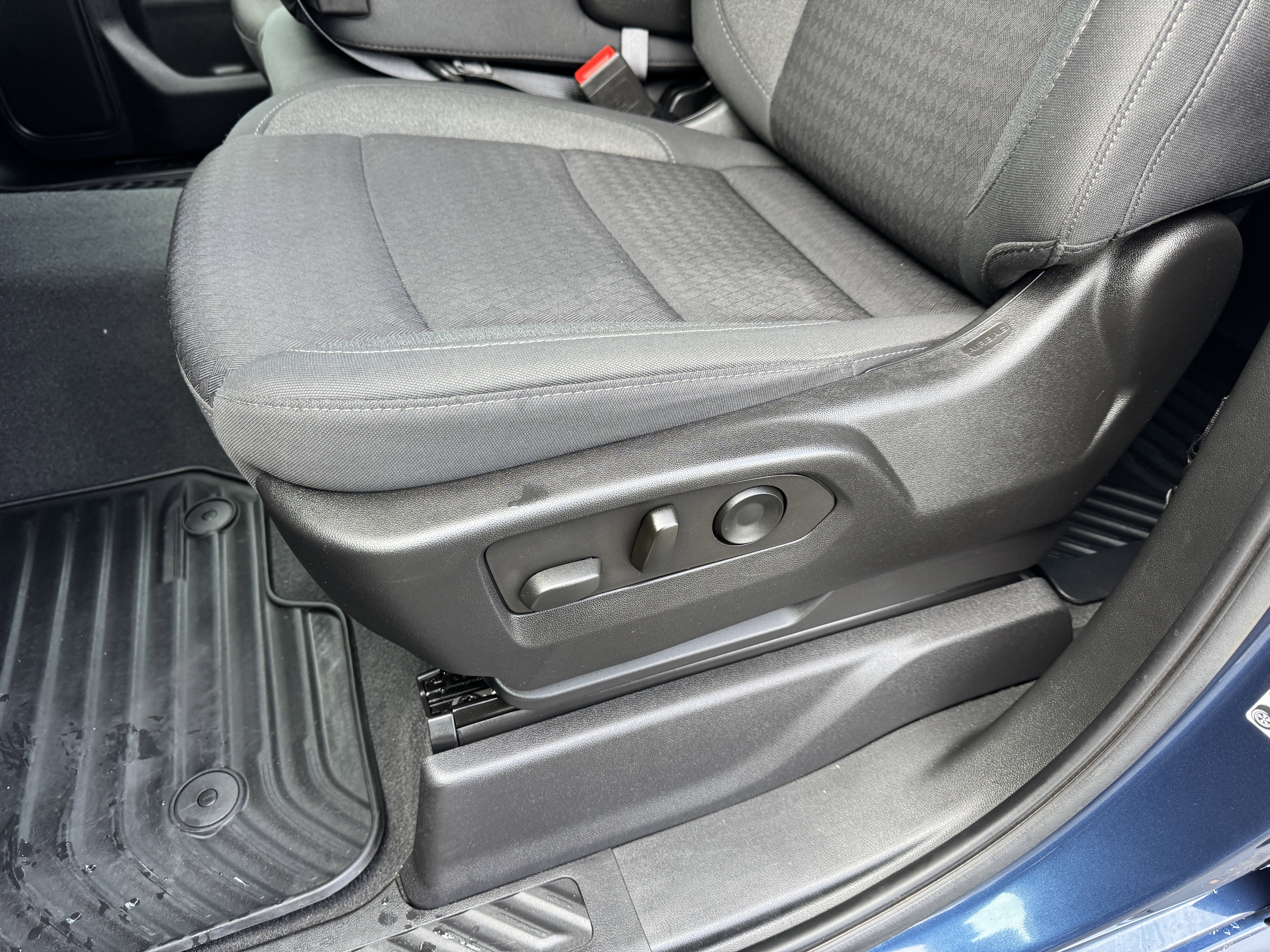 Certified 2022 Chevrolet Silverado 1500 Custom w/ LPO, Dark Essentials Package image 15