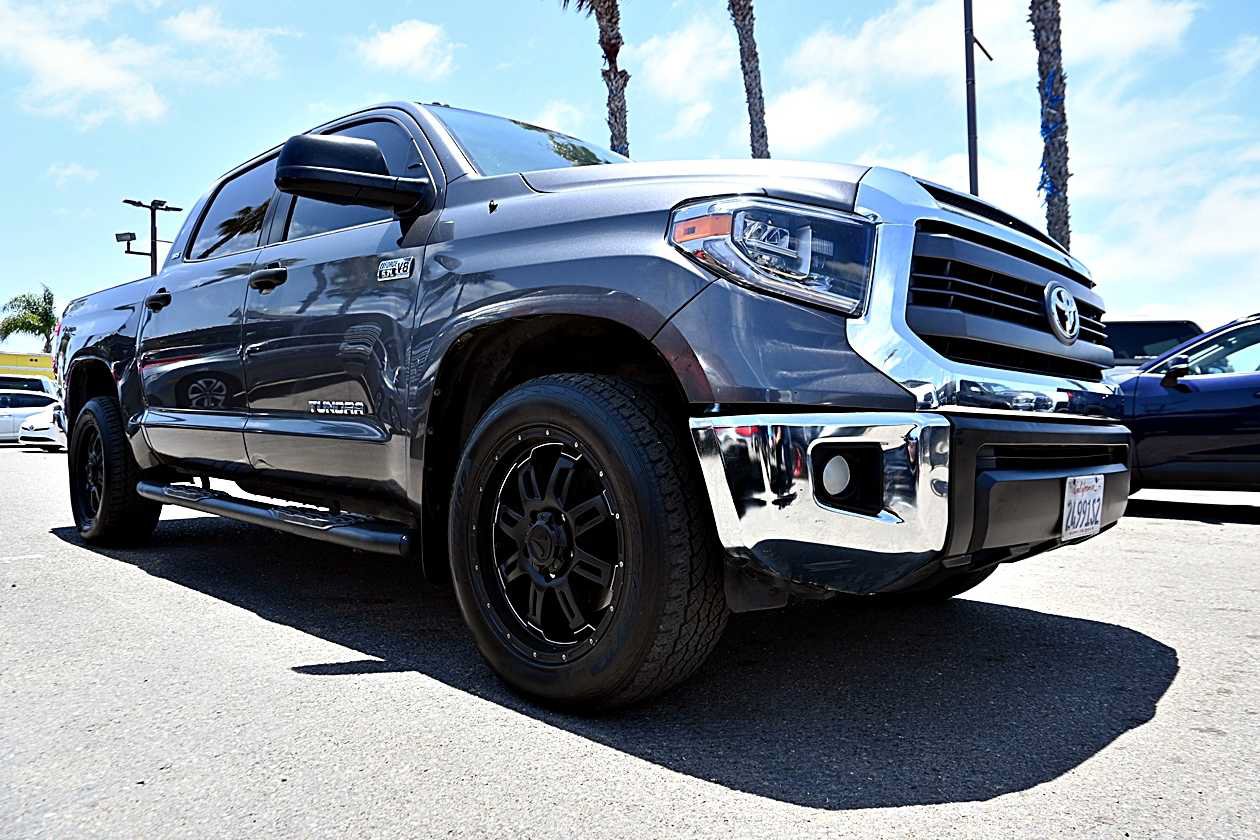 Used 2014 Toyota Tundra SR5 w/ SR5 Upgrade Package RWD image 3