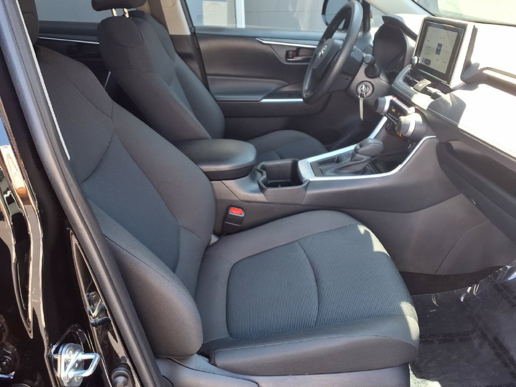 Certified 2025 Toyota RAV4 LE FWD image 36