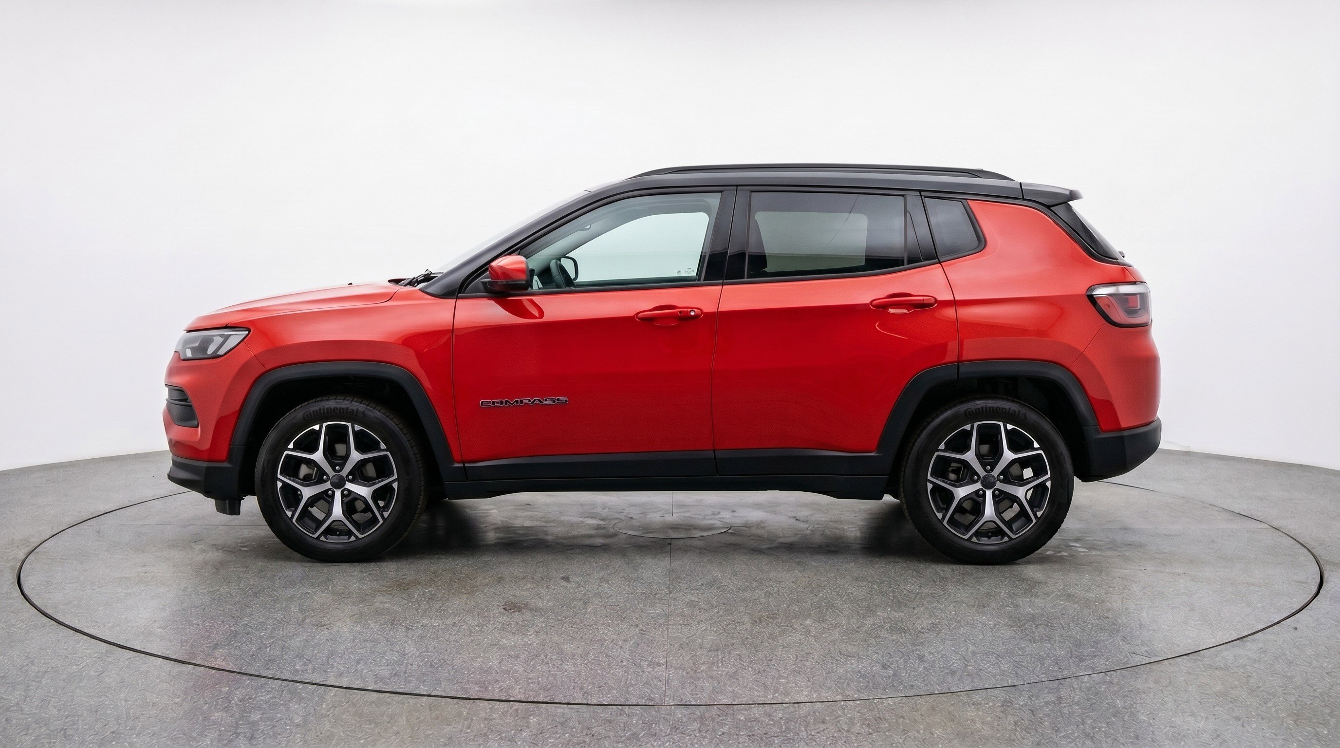 Used 2025 Jeep Compass Limited AWD/4WD image 5
