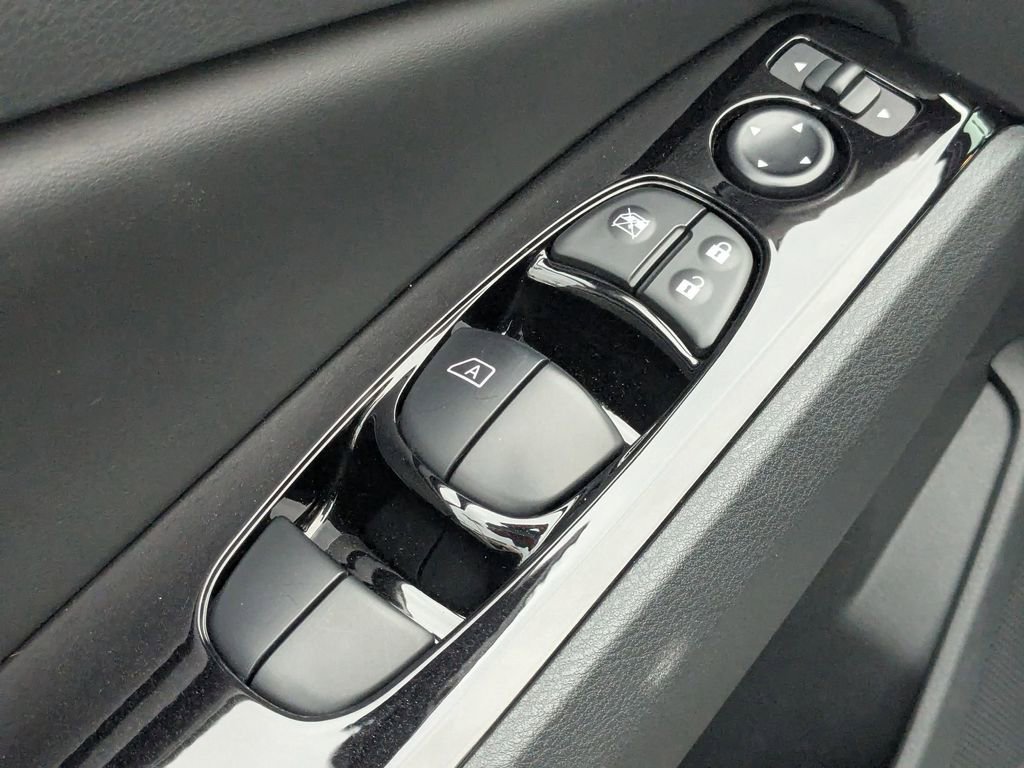 Used 2025 Nissan Altima 2.5 SR image 15