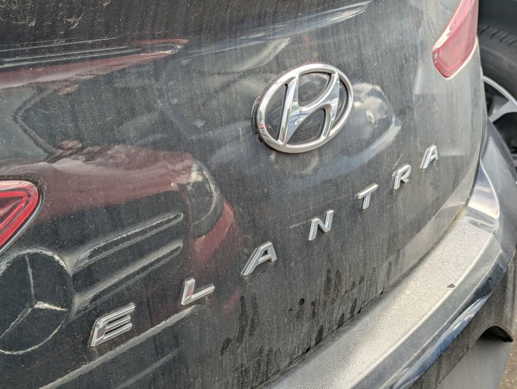 Used 2020 Hyundai Elantra SE FWD image 4
