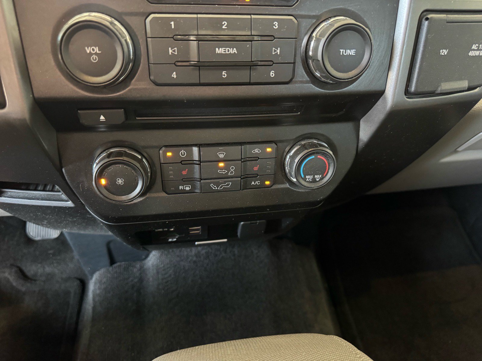 Used 2015 Ford F150 XLT w/ Equipment Group 302A Luxury AWD/4WD image 26